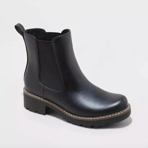Universal Thread Women's Black Celina Chelsea Boots Size 7